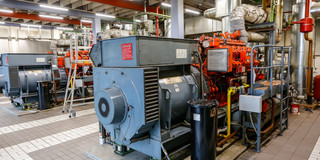 Generatoren des Blockheizkraftwerks der TU Dortmund