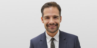 Porträtfoto von Prof. Christoph Schuck.