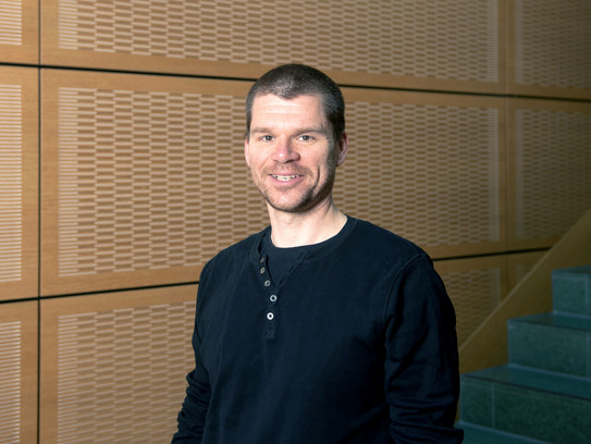 Prof. Peter Posch Ein Porträtbild von Herr Prof. Peter Posch.