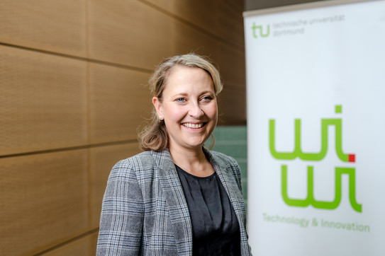 Prof. Christiane Pott Ein Porträtbild von Frau Prof. Christiane Pott.