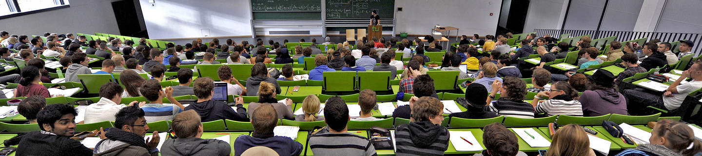 lecture hall with a lot of students
