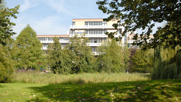 15: Kulturwissen-schaften Das Gebäude an der Emil-Figge-Straße 50.